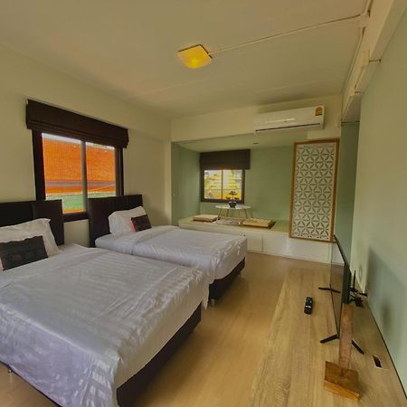 Baan Ploy In (Adults Only) Hostel เชียงใหม่ ภายนอก รูปภาพ