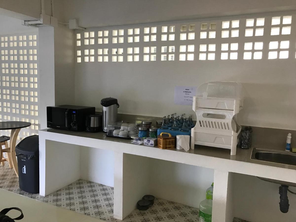 Baan Ploy In (Adults Only) Hostel เชียงใหม่ ภายนอก รูปภาพ