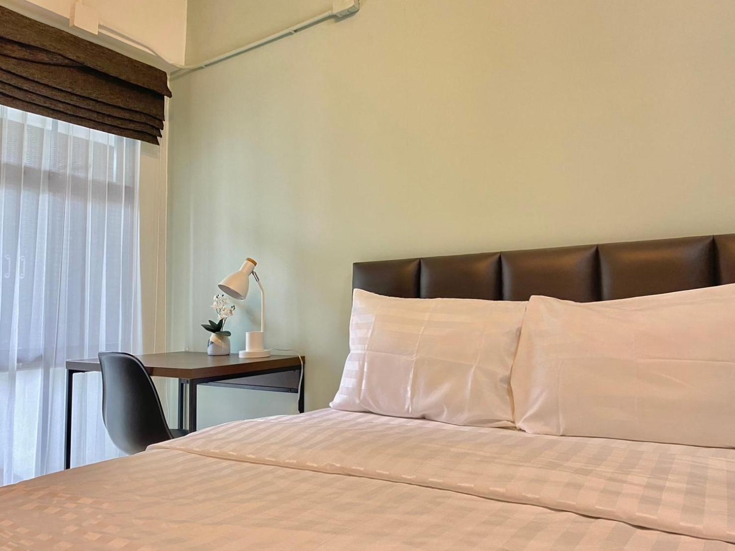 Baan Ploy In (Adults Only) Hostel เชียงใหม่ ภายนอก รูปภาพ