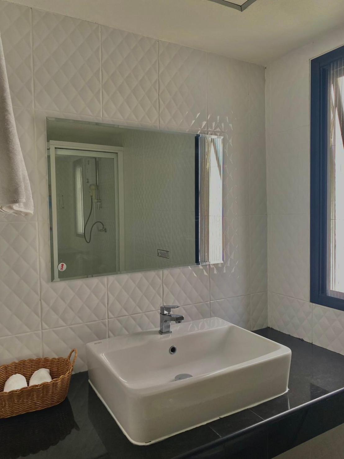 Baan Ploy In (Adults Only) Hostel เชียงใหม่ ภายนอก รูปภาพ