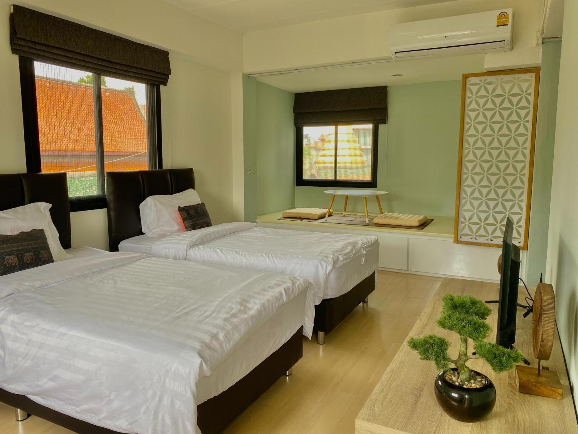 Baan Ploy In (Adults Only) Hostel เชียงใหม่ ภายนอก รูปภาพ
