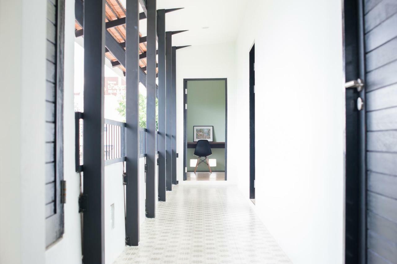 Baan Ploy In (Adults Only) Hostel เชียงใหม่ ภายนอก รูปภาพ
