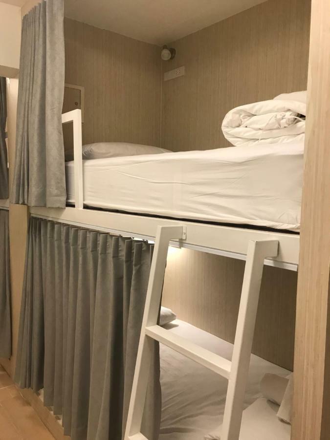 Baan Ploy In (Adults Only) Hostel เชียงใหม่ ภายนอก รูปภาพ