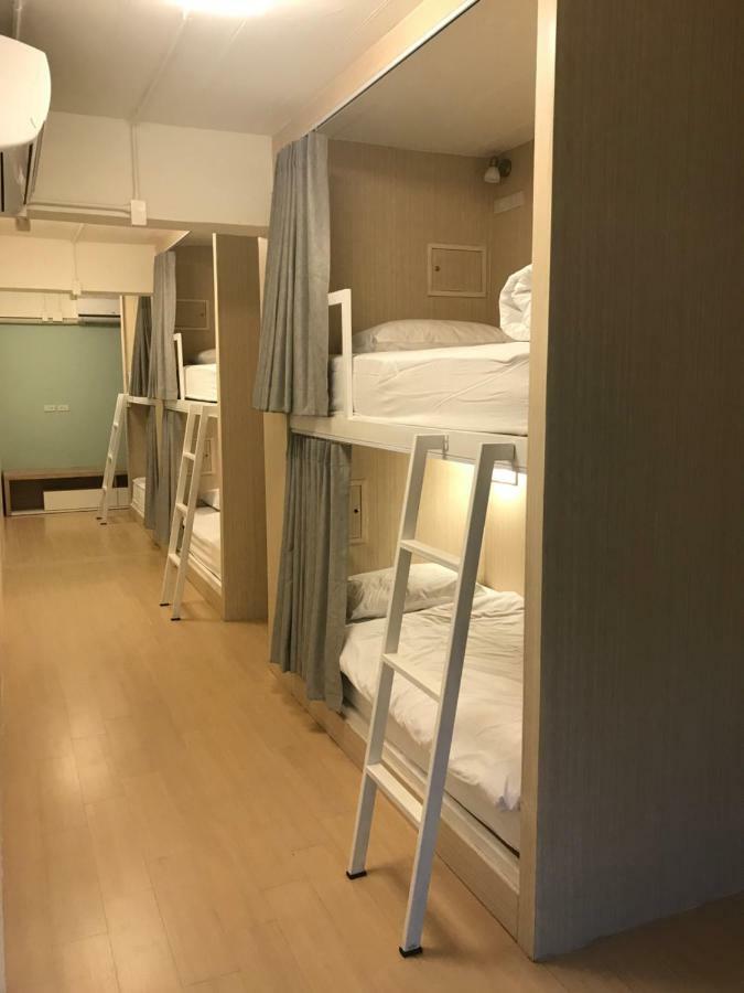 Baan Ploy In (Adults Only) Hostel เชียงใหม่ ภายนอก รูปภาพ