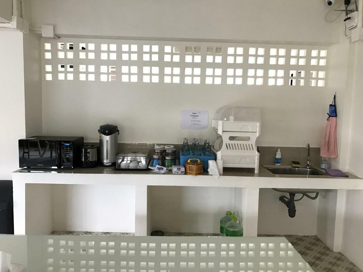 Baan Ploy In (Adults Only) Hostel เชียงใหม่ ภายนอก รูปภาพ