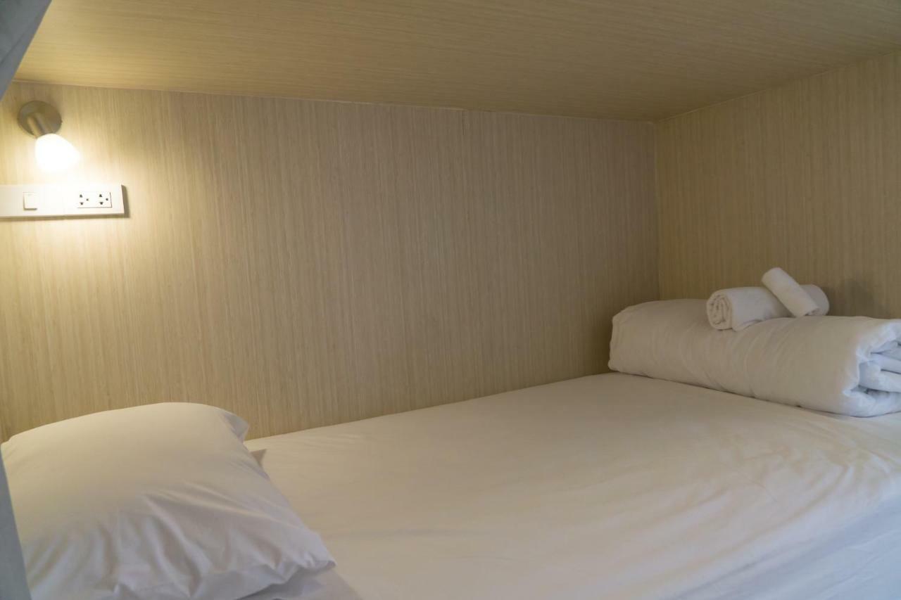 Baan Ploy In (Adults Only) Hostel เชียงใหม่ ภายนอก รูปภาพ